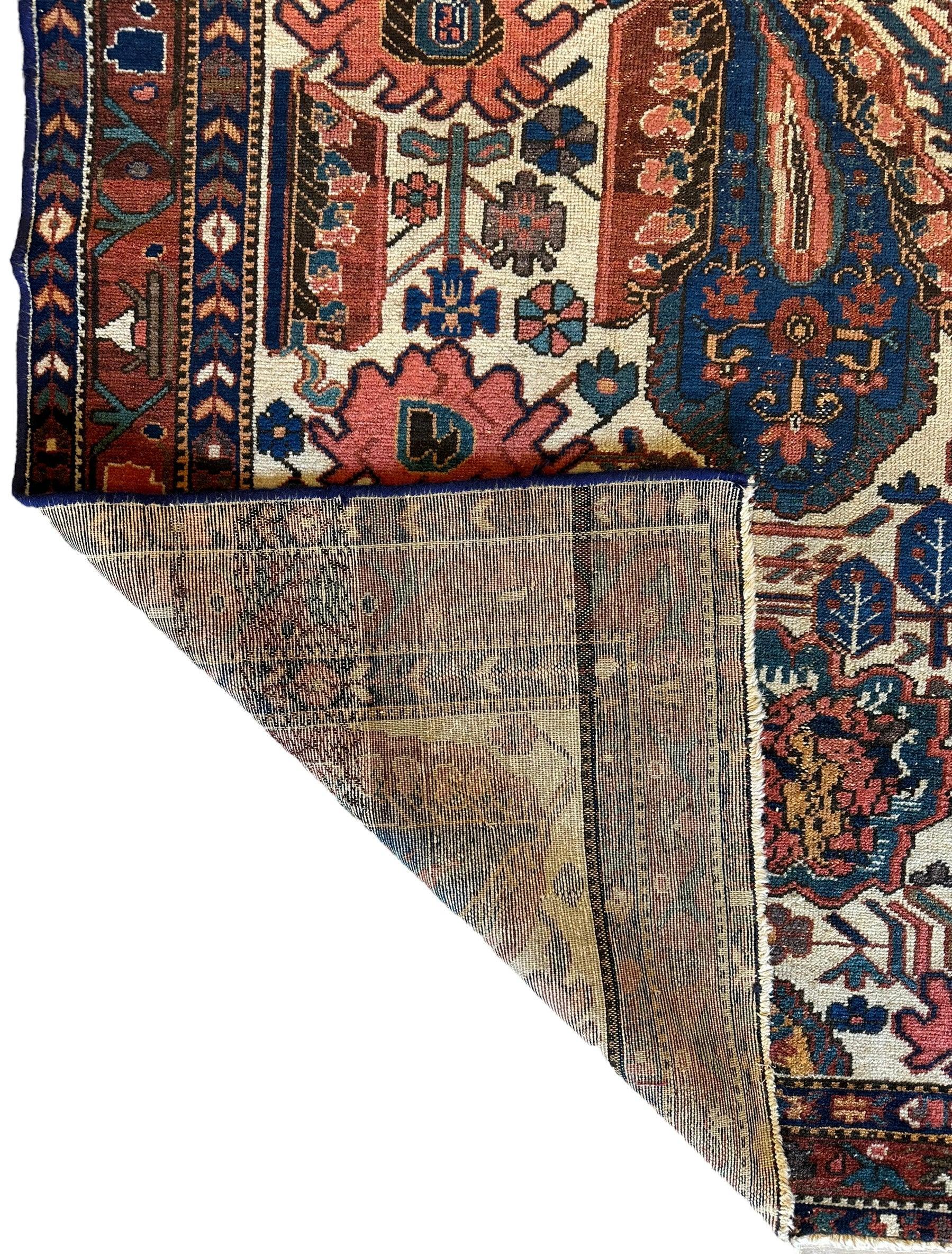 Antique Decorative Bakhtiari rug Circa 1920 Wool on Cotton Foundation 5x7