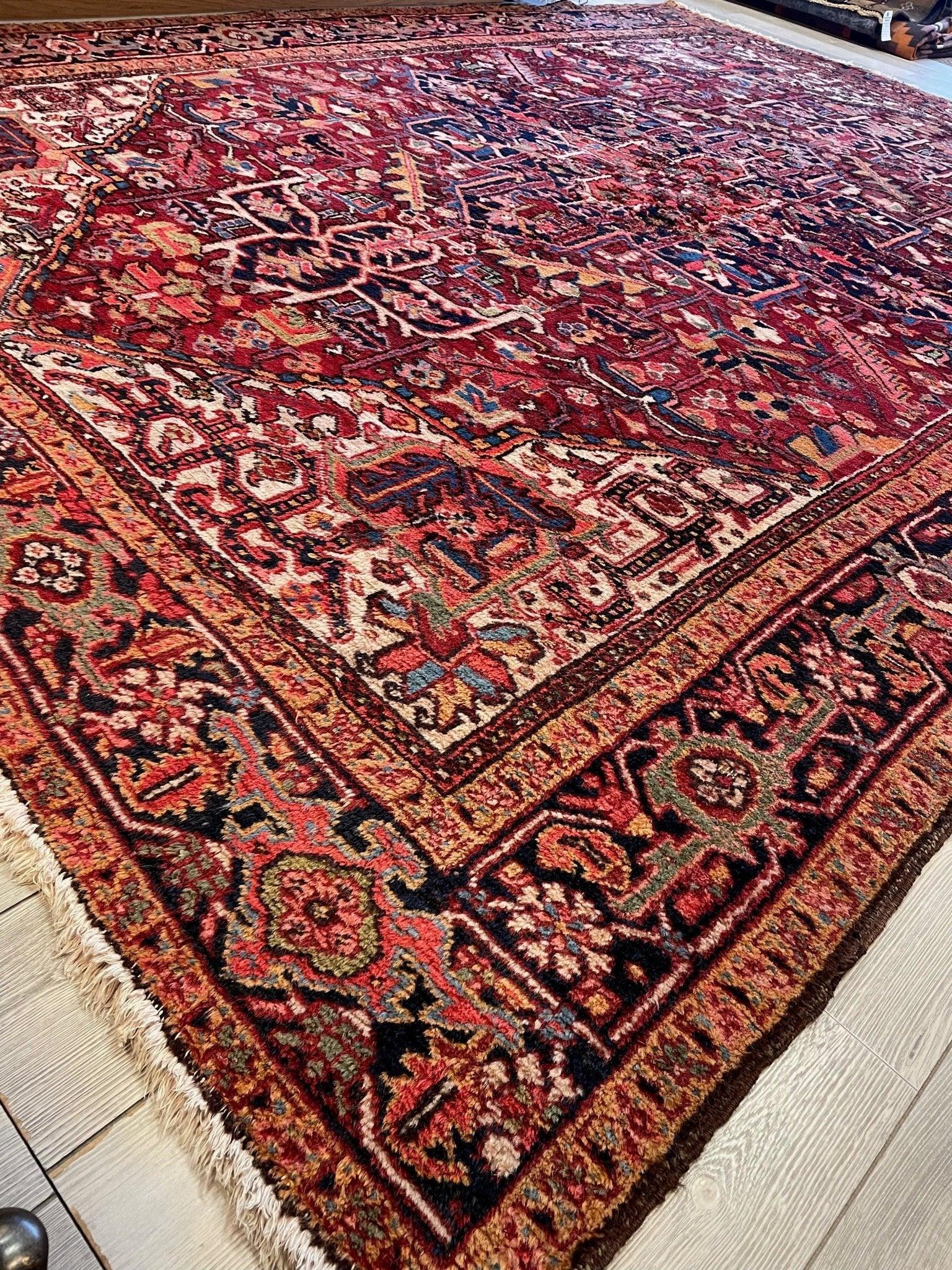 Antique Hand Knotted Wool Persian Heriz Rug 8x11 Ft