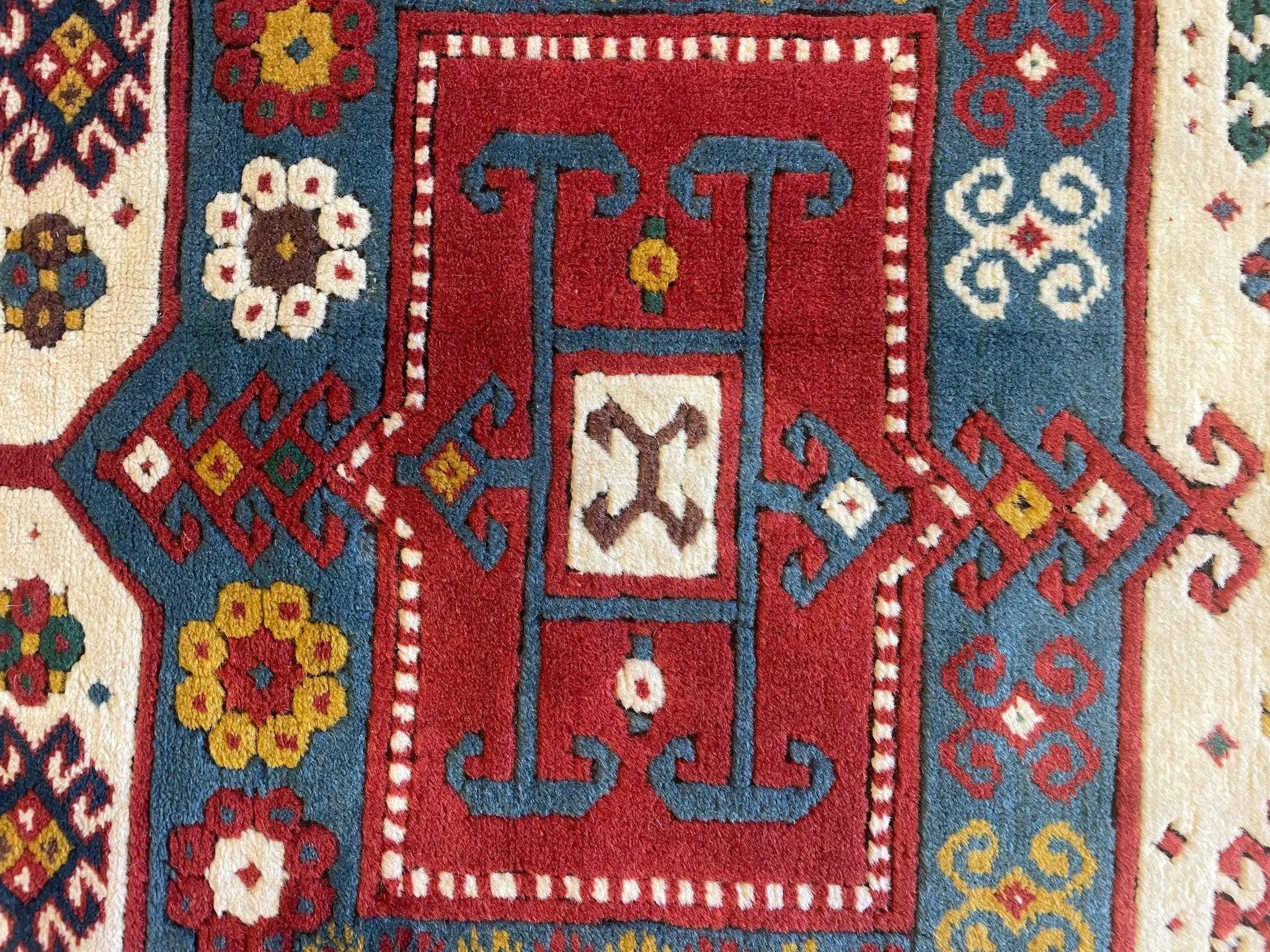 Exquisite Handmade Oriental Caucasian Rug 5'7''x4'3''