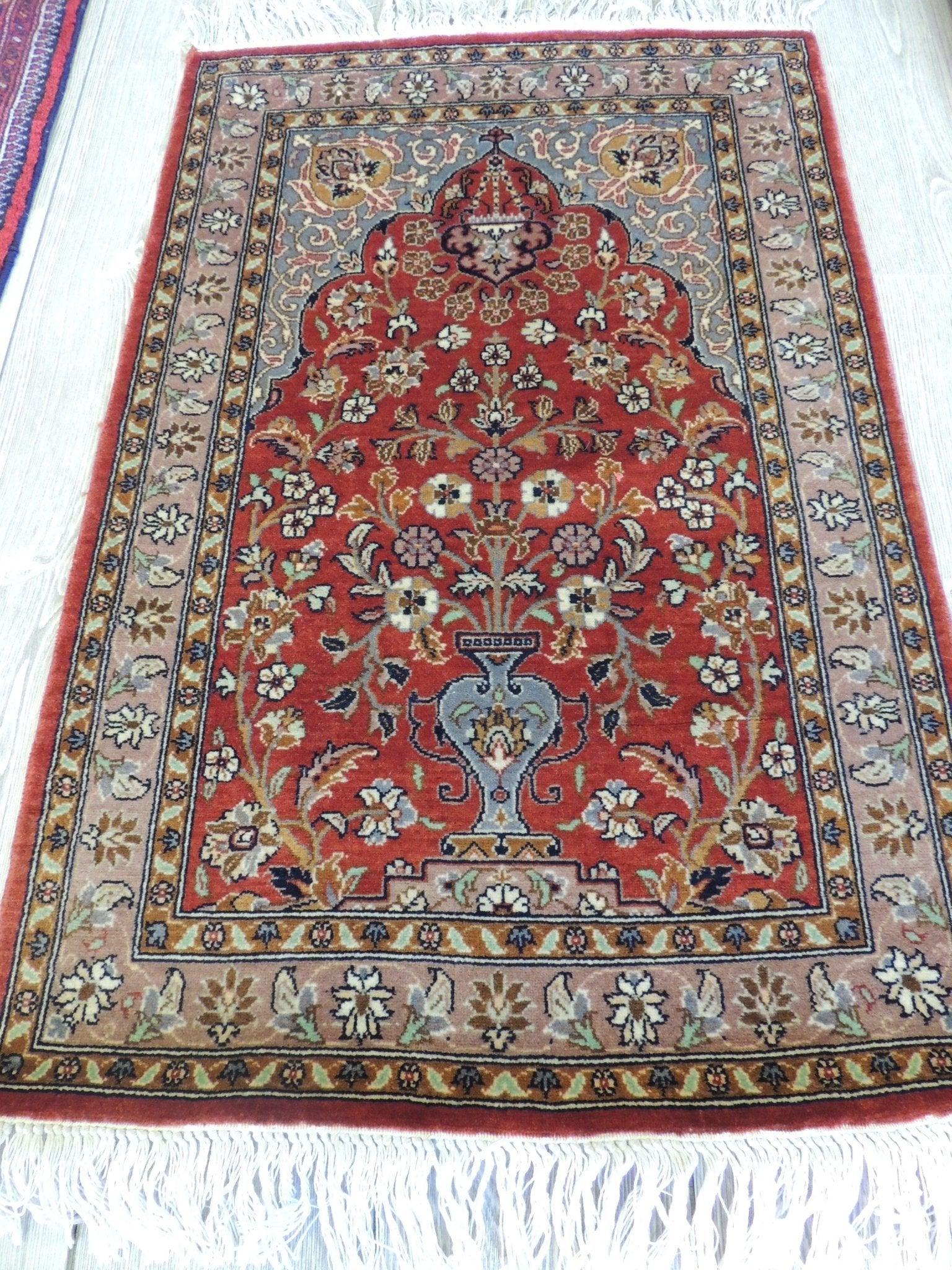 Exquisite Small Prayer Rug 2x3 Ft