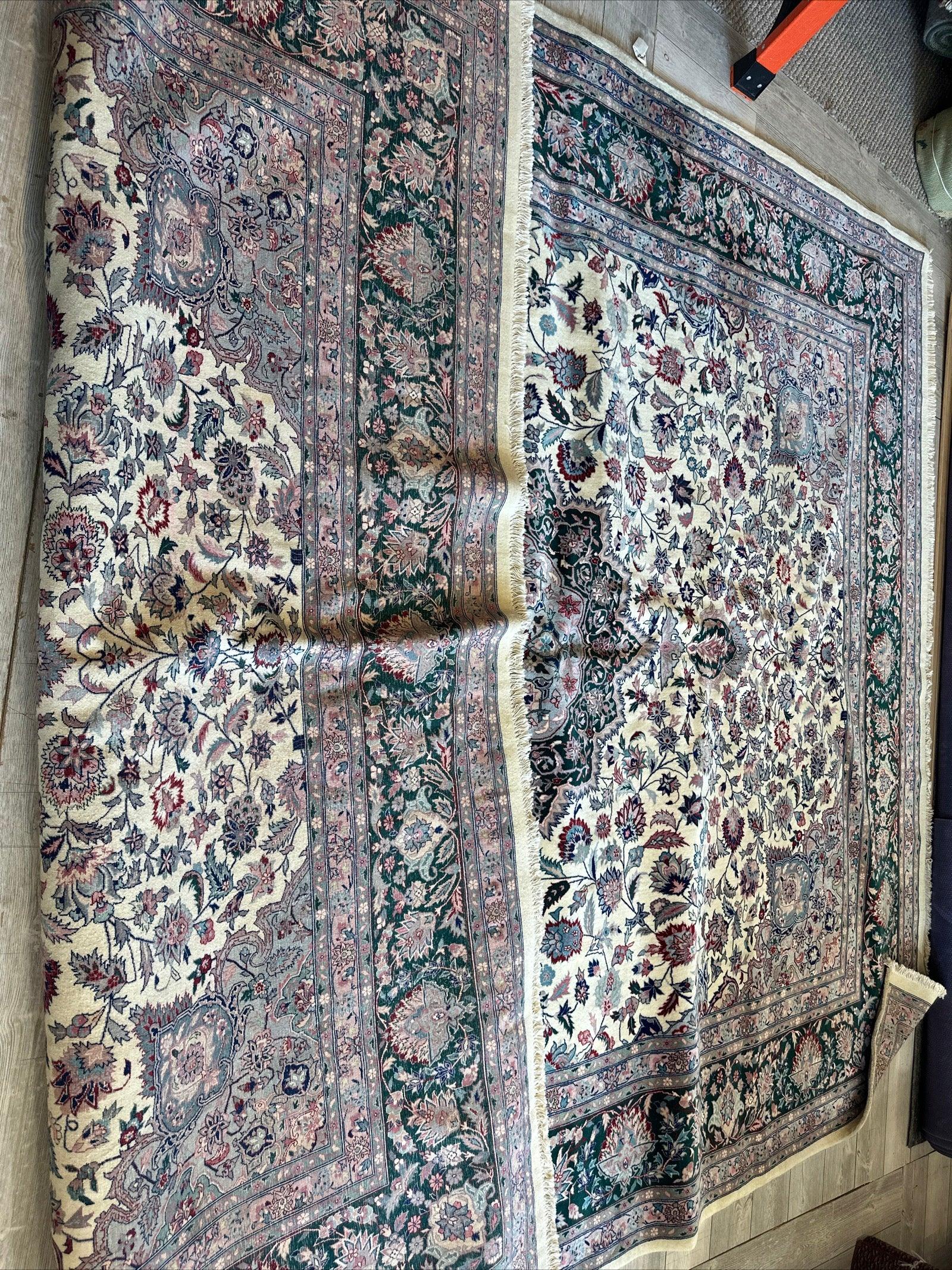Fine Hand Knotted Tabriz Rug 9X12 ft