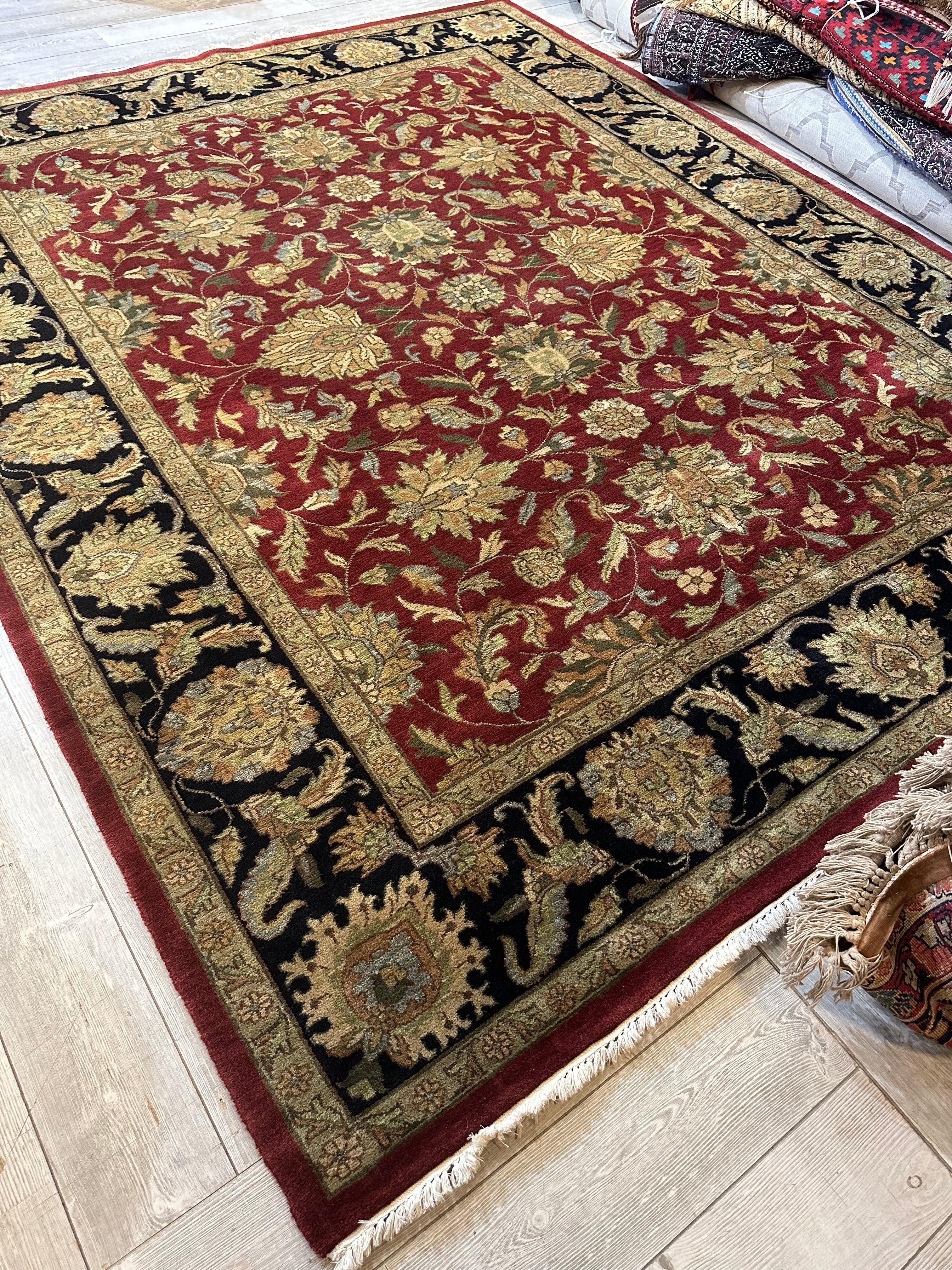 Hand-knotted Floral Area Rug 8’ x 10’