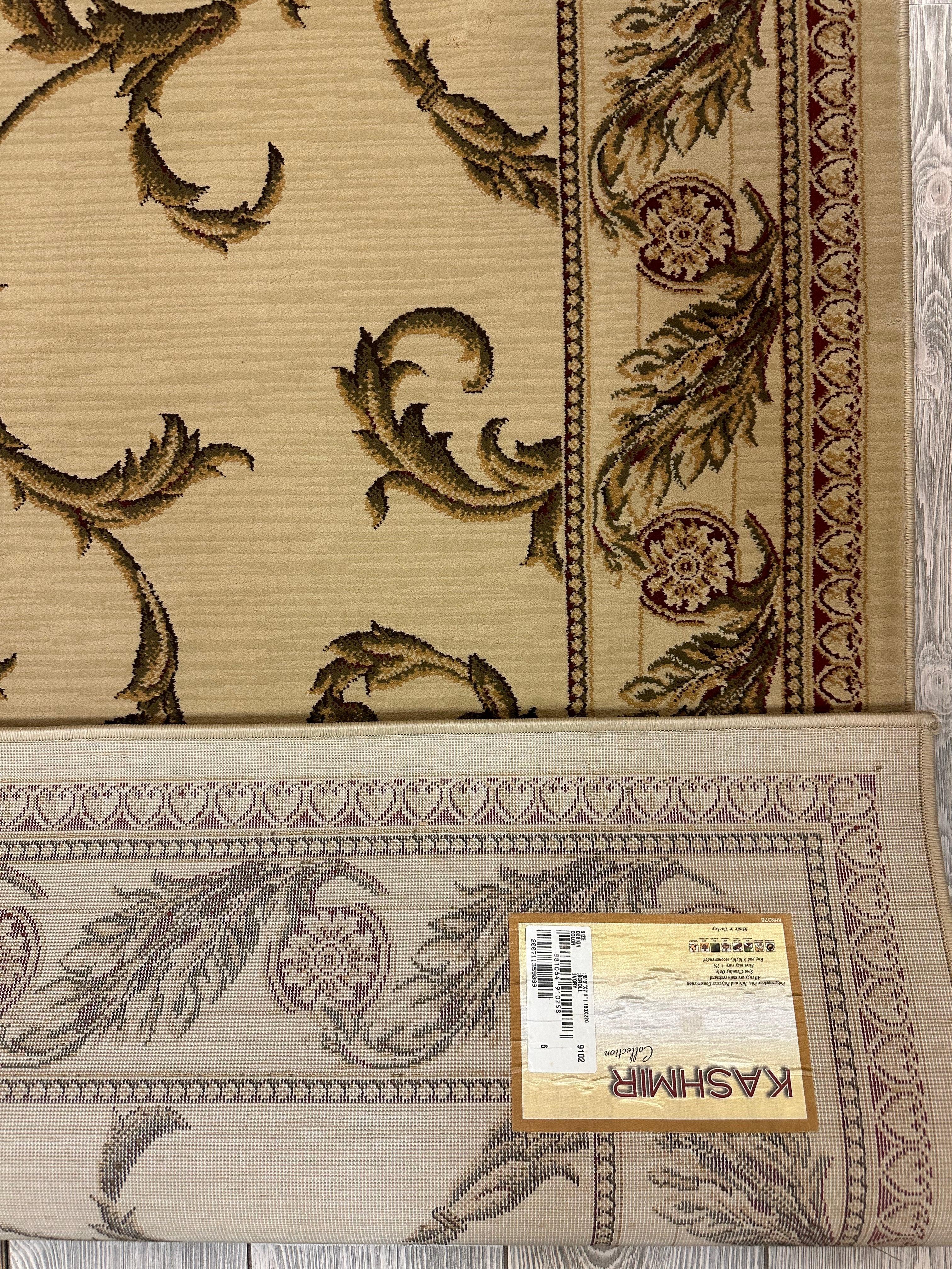 Kashmir Collection Floral Ivory Machine Made Rug 5’3”x7’3”