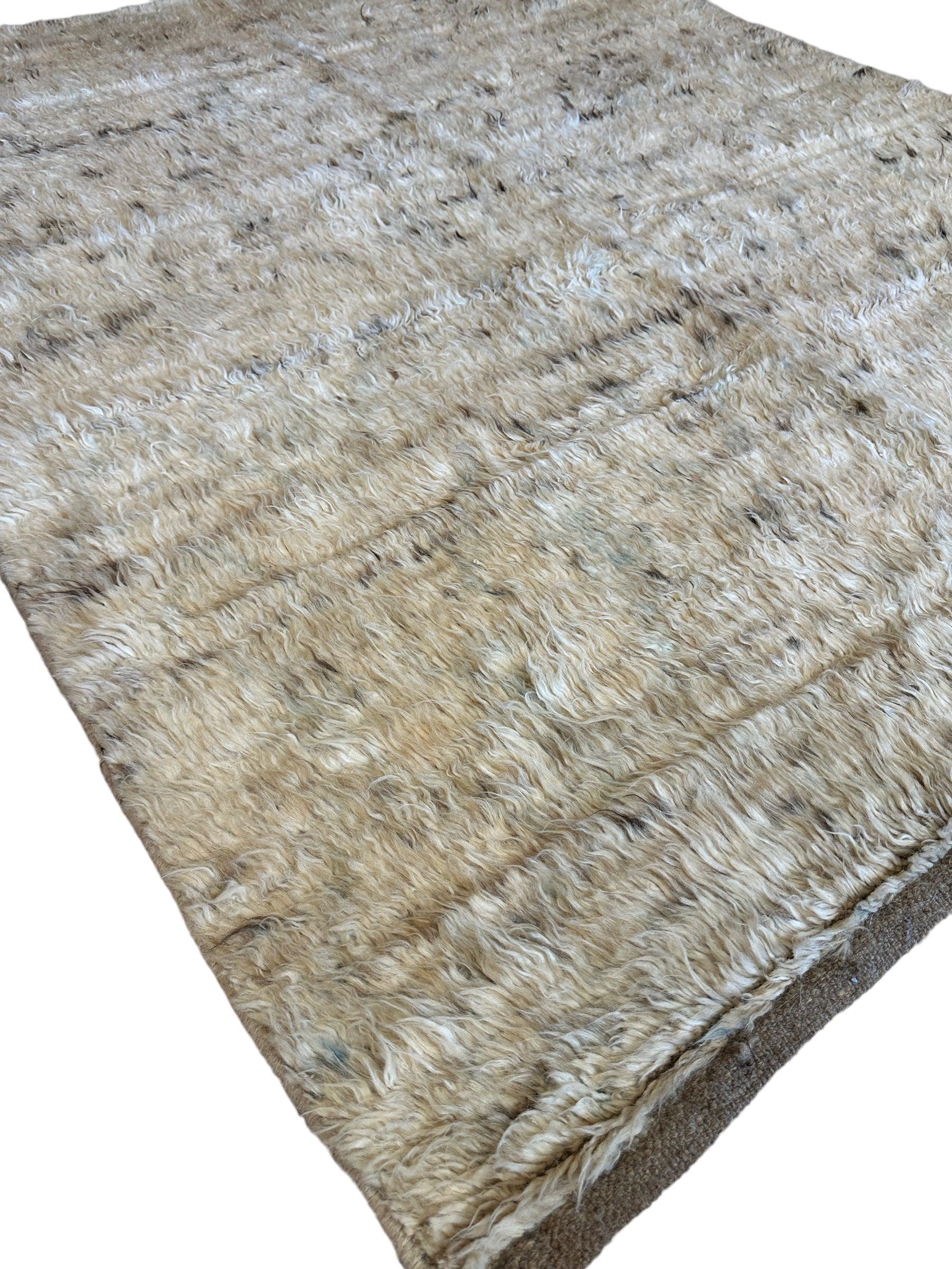 Plain Wool Shaggy Afghani Rug 5’2” x 6’8”